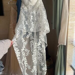 Fashion Nova White Sleeveless Sweetheart Top with Ruffled High Low Design